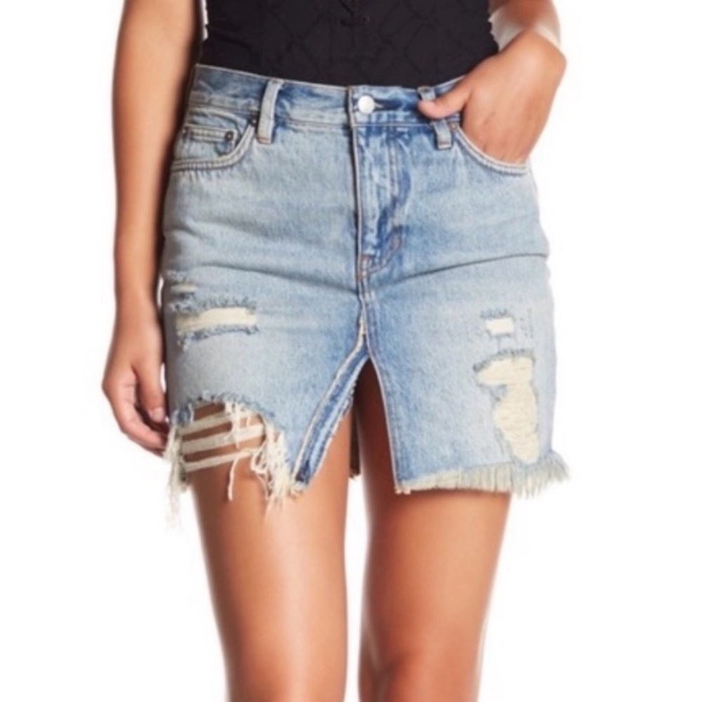 Free People We The Free Distressed Denim Cutoff Mini Skirt - Size 25